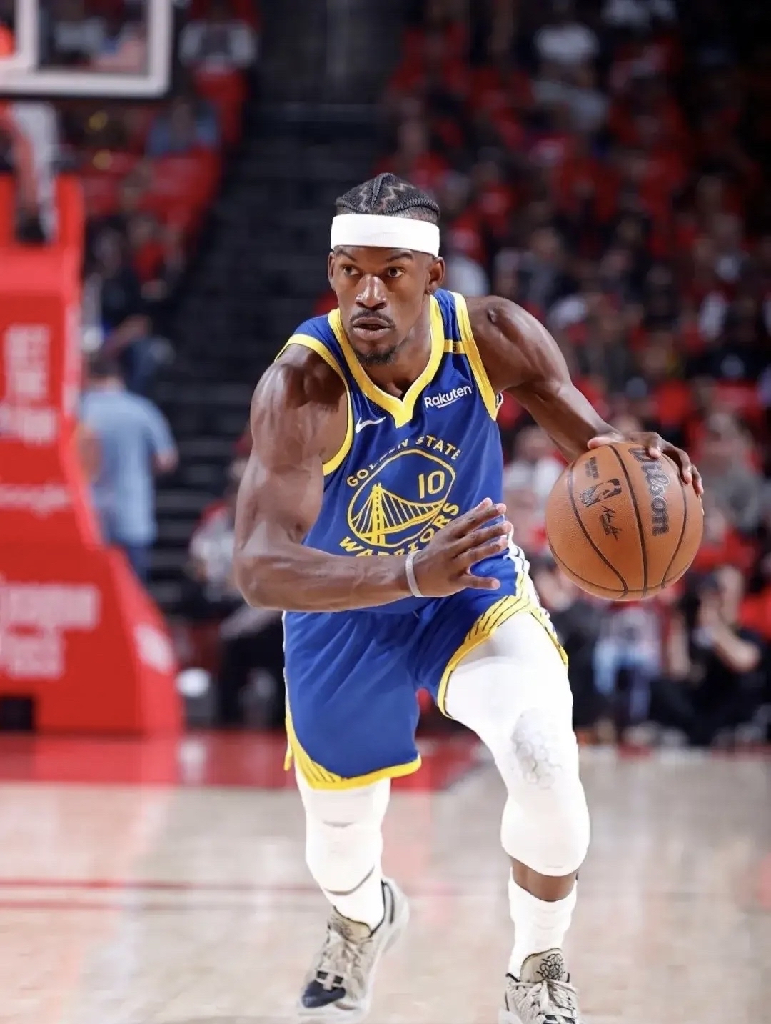 爱游戏体育-巴特勒在勇士比赛中比赛局势复杂，比赛局势复杂引发热议！