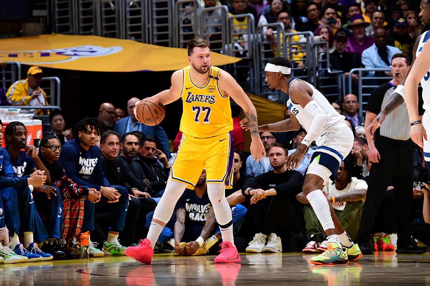 爱游戏体育- 东契奇关键节点回归赛场,g2带队取胜了吗 