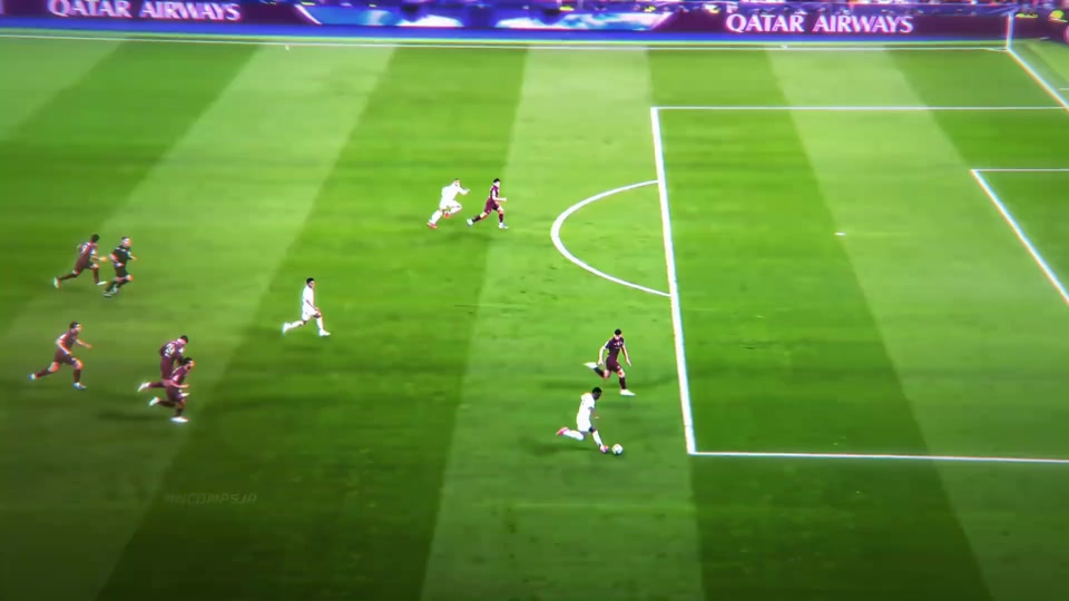 爱游戏-包含姆巴佩回归赛场，关键助攻首场状态亮眼，G2观众沸腾！的词条